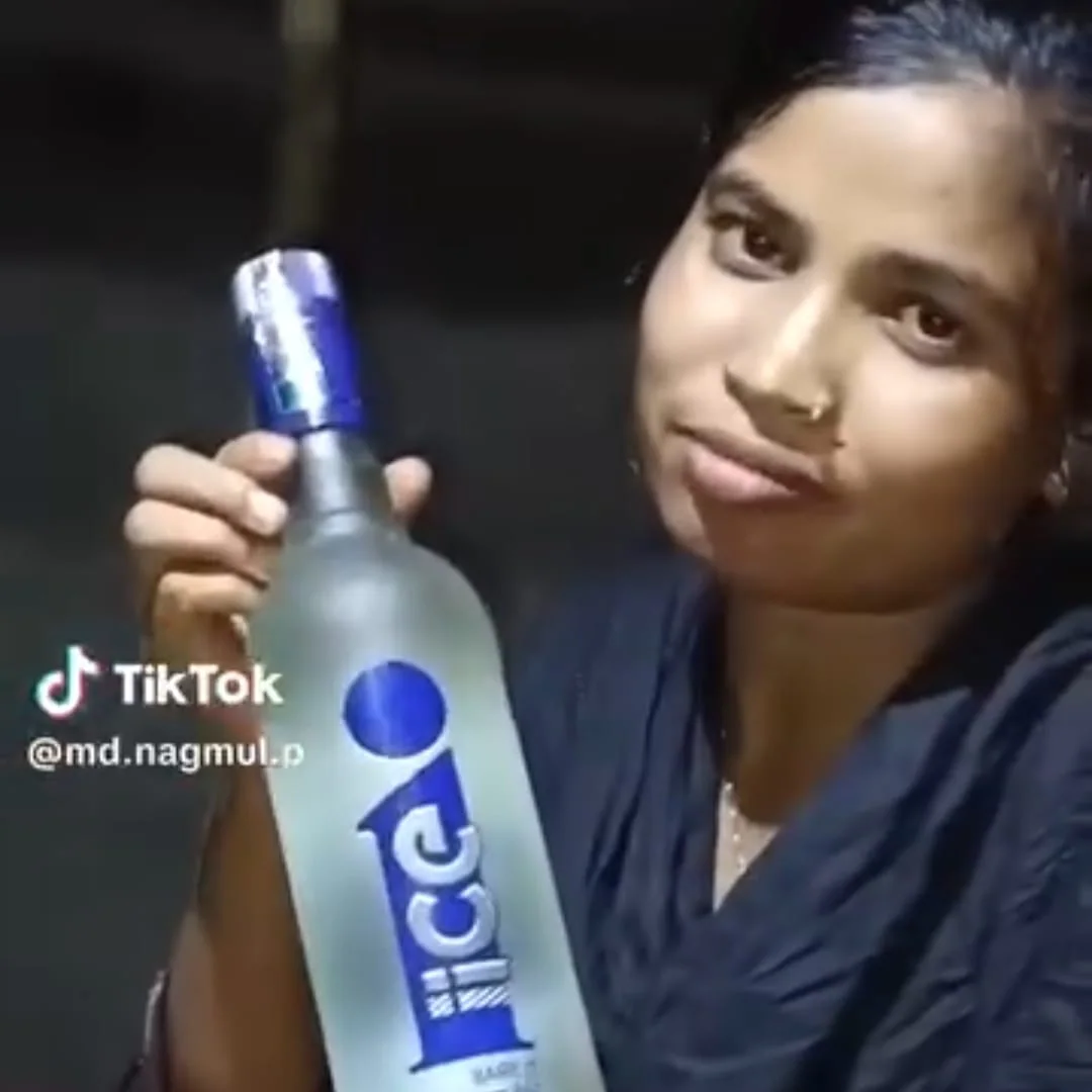ধোবাউড়ায় মদের বোতল নিয়ে টিকটক: নারী গ্রেফতার