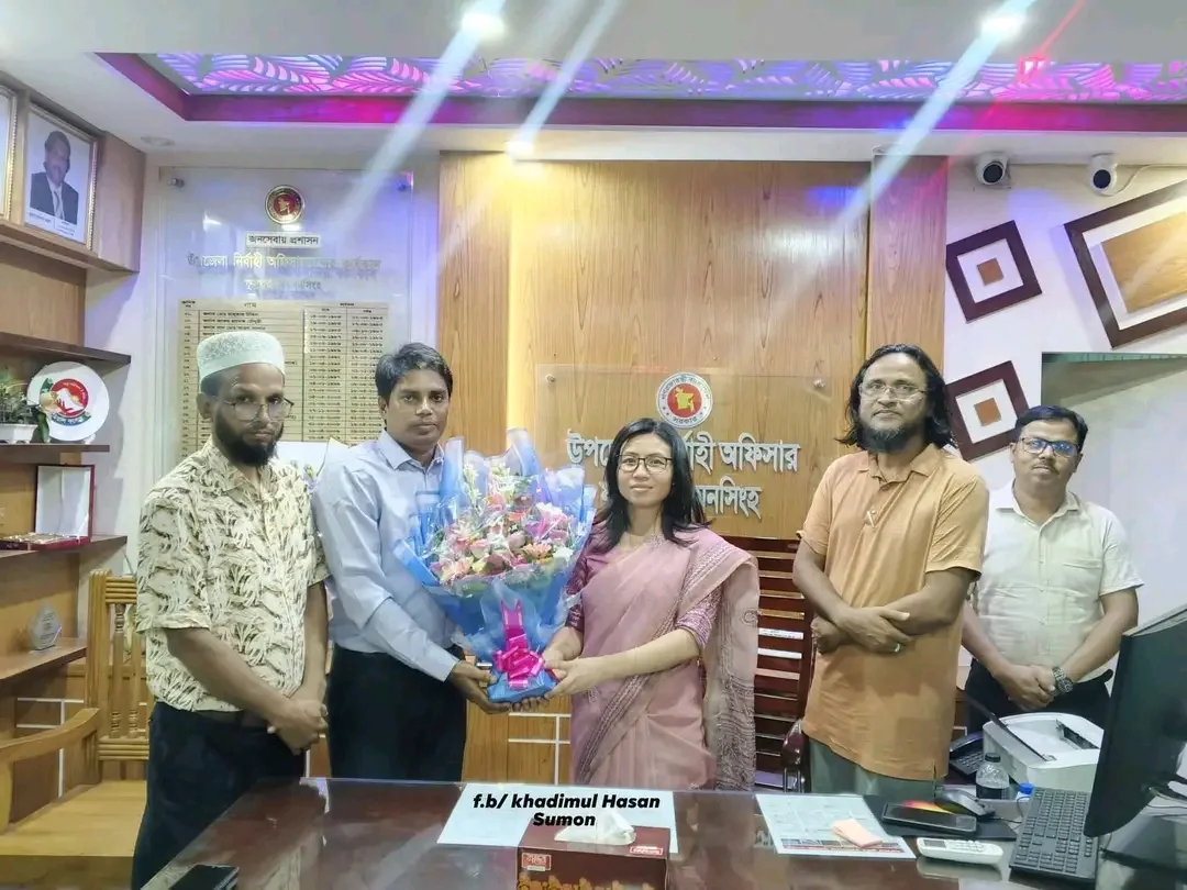 ফুলপুরে নব-যোগদানকৃত ইউএনও সাধনা ত্রিপুরাকে পৌরসভার ফুলেল শুভেচ্ছা